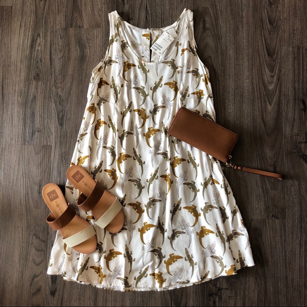 H&M | 🐊 Trapeze Mini Dress